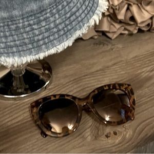 Thomas James Animal Tortoise Print Frame Sun Glasses AND Denim Fringe Bucket Hat